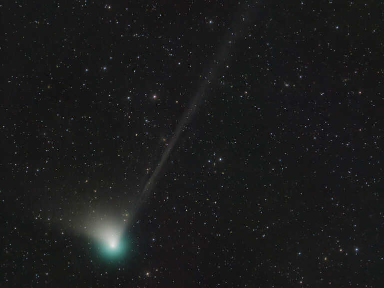 NASA+Discovers+Green+Comet